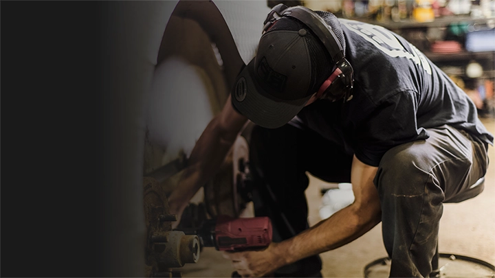 Service de garage spécialisé pour l'entretien et la réparation de remorques.